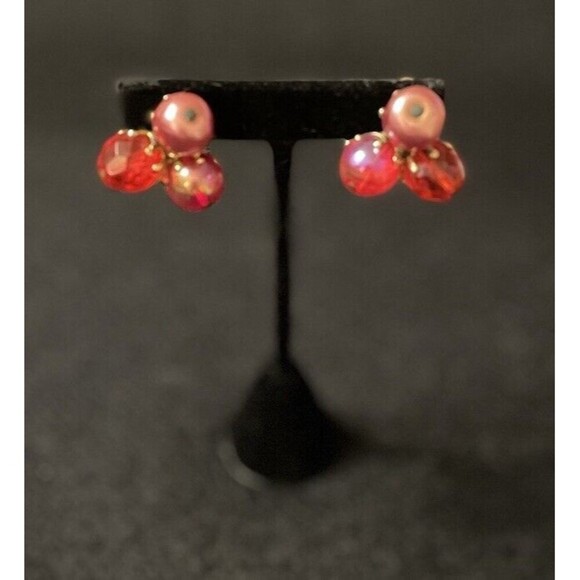 VTG Earrings Signed Vogue Gold Tone Clip On Faceted Red Pink Beads AB Crystals - Picture 6 of 6